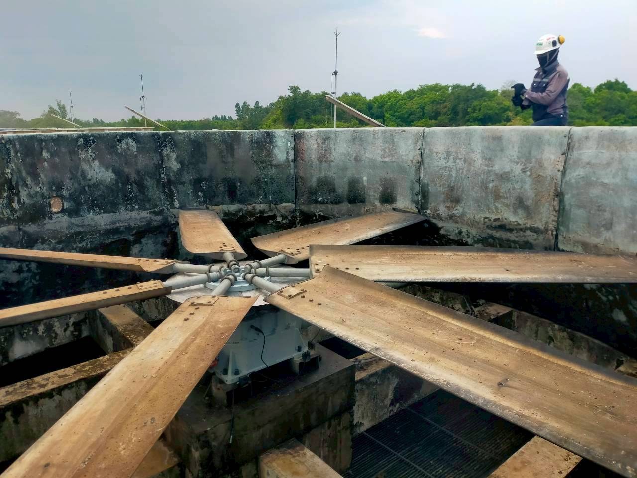 DK82-200 cooling-tower gearbox at the Sa Kaeo site during the overhaul and reinstallation